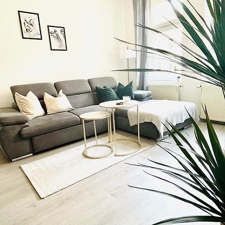 Renoviertes Apartment In Zentraler Lage - Wlan, Smart-Tv, Kueche, Balkon Und Queensize-Bett Fuer 4 Gaeste Erfurt Eksteriør billede