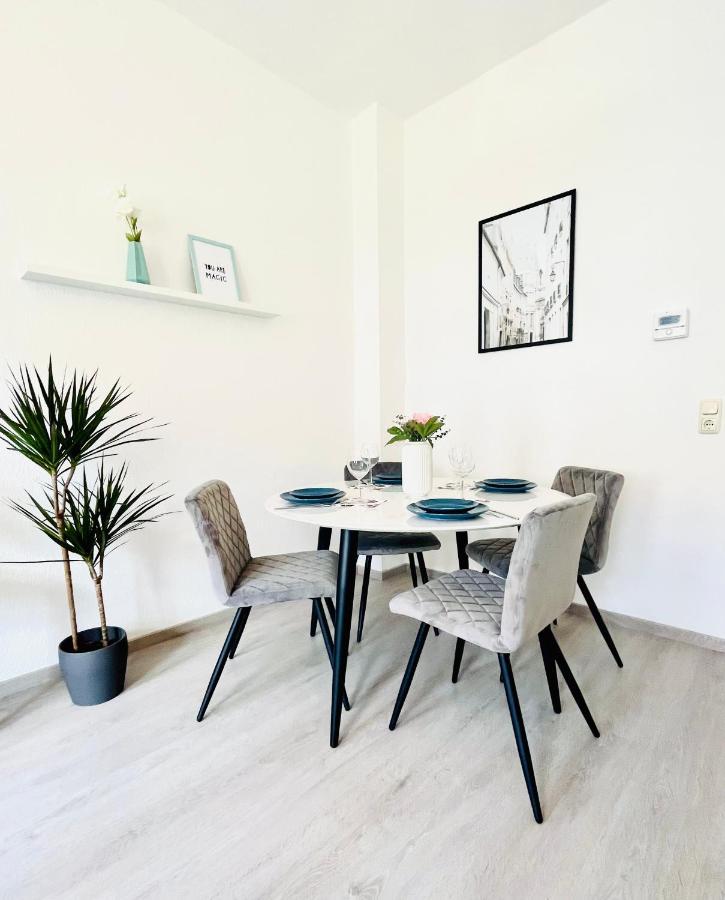 Renoviertes Apartment In Zentraler Lage - Wlan, Smart-Tv, Kuche, Balkon Und Queensize-Bett Fur 4 Gaste Erfurt Eksteriør billede