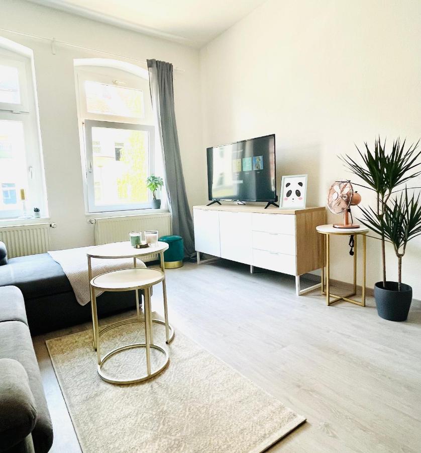 Renoviertes Apartment In Zentraler Lage - Wlan, Smart-Tv, Kuche, Balkon Und Queensize-Bett Fur 4 Gaste Erfurt Eksteriør billede