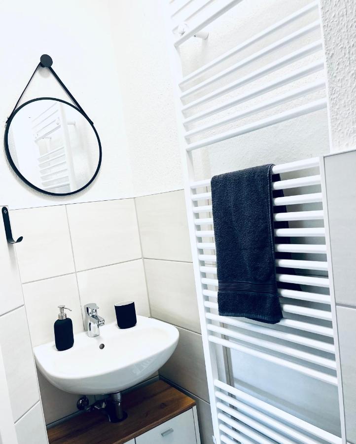 Renoviertes Apartment In Zentraler Lage - Wlan, Smart-Tv, Kueche, Balkon Und Queensize-Bett Fuer 4 Gaeste Erfurt Eksteriør billede